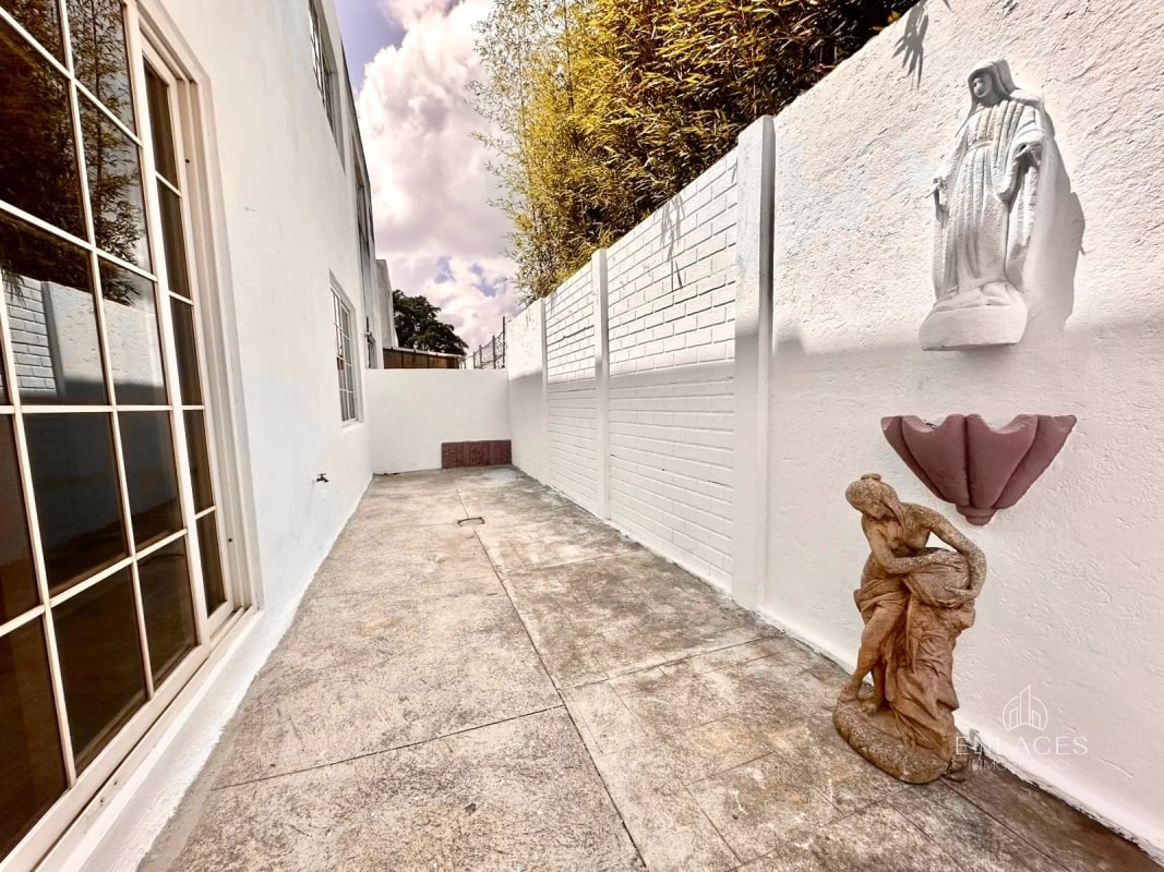 Km 18.5 CAES • Casa en Venta • Condominio Los Cerezos - 9