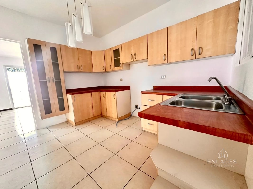 Km 18.5 CAES • Casa en Venta • Condominio Los Cerezos - 3