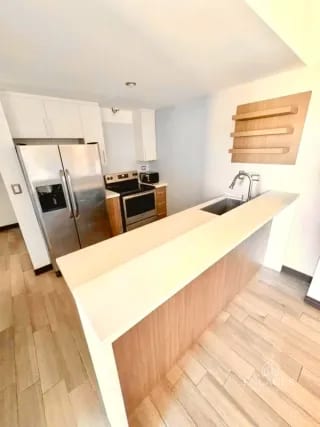 Zona 16 • Apartamento en Renta • Edificio San Isidro 20/21 — Apartamento en Alquiler en San Isidro 20/21, Zona 16, Guatemala, Ciudad — miniatura 1 de 11