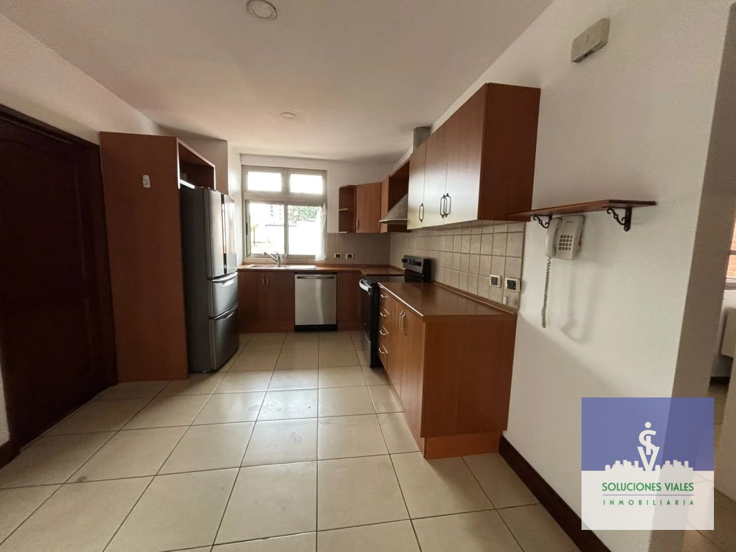 APARTAMENTO AMPLIO DE 222m² EN ALQUILER, zona 10 — Apartamento en Alquiler en Oakland I, Zona 10, Guatemala, Ciudad — foto 8 de 10