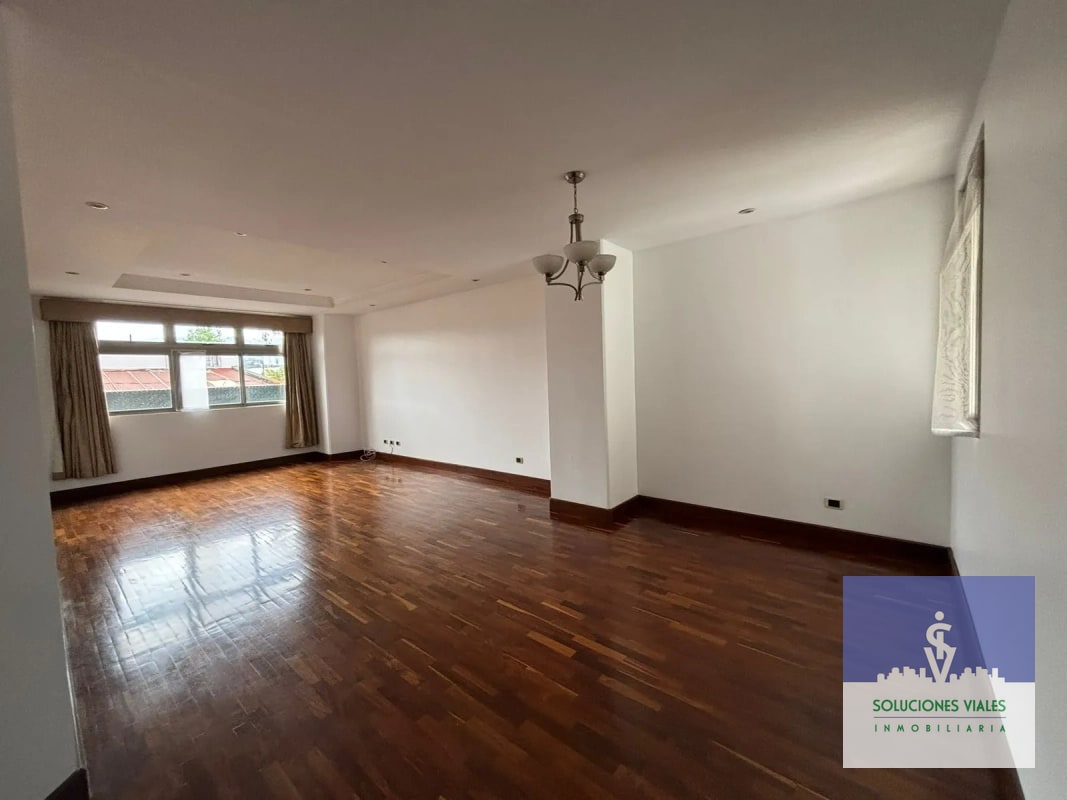 APARTAMENTO AMPLIO DE 222m² EN ALQUILER, zona 10 — Apartamento en Alquiler en Oakland I, Zona 10, Guatemala, Ciudad — foto 1 de 10