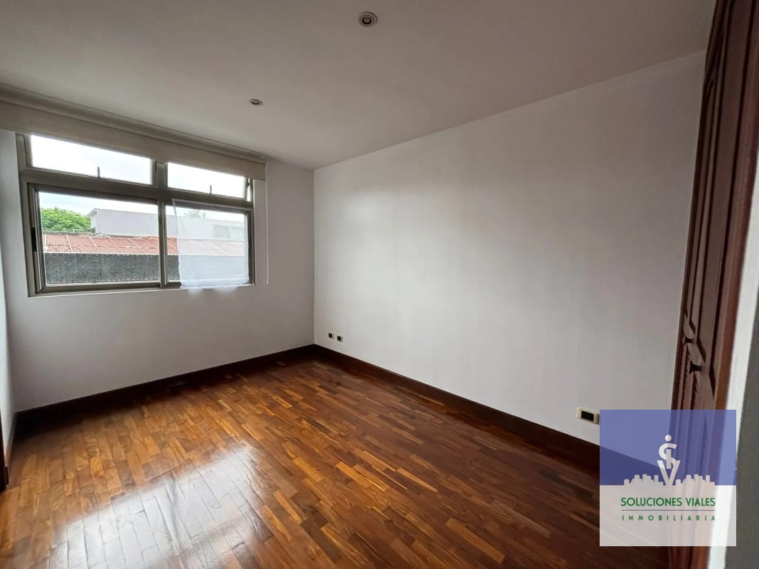 APARTAMENTO AMPLIO DE 222m² EN ALQUILER, zona 10 — Apartamento en Alquiler en Oakland I, Zona 10, Guatemala, Ciudad — foto 6 de 10