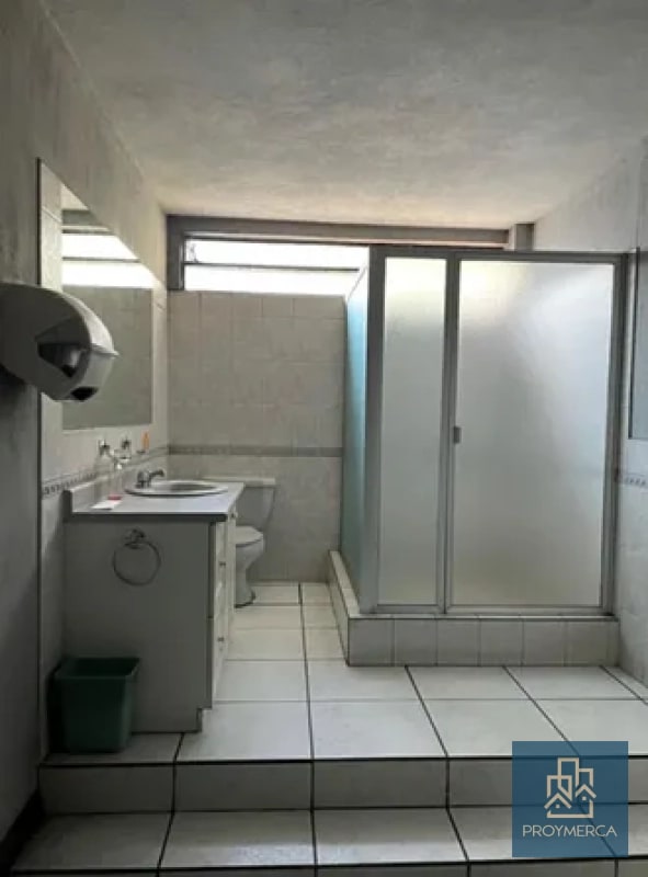 Ofi-bodega en alquiler, San Cristóbal, zona 8 de Mixco, sobre el Boulevard Principal - 3