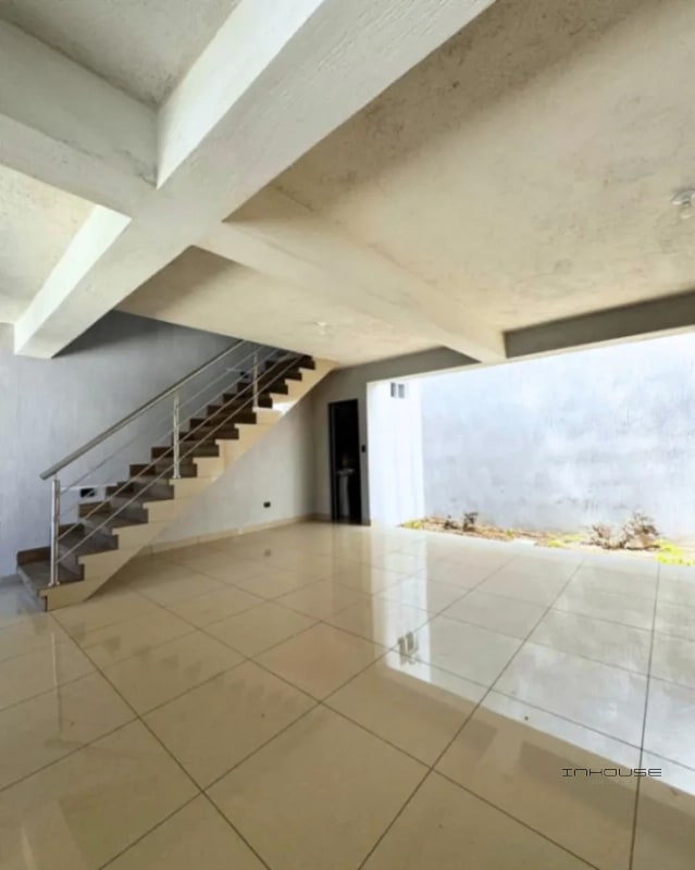 CASA EN VENTA EN SAN CRISTÓBAL PARA ESTRENAR SECTOR B5 - 1