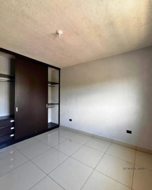 CASA EN VENTA EN SAN CRISTÓBAL PARA ESTRENAR SECTOR B5 - 2