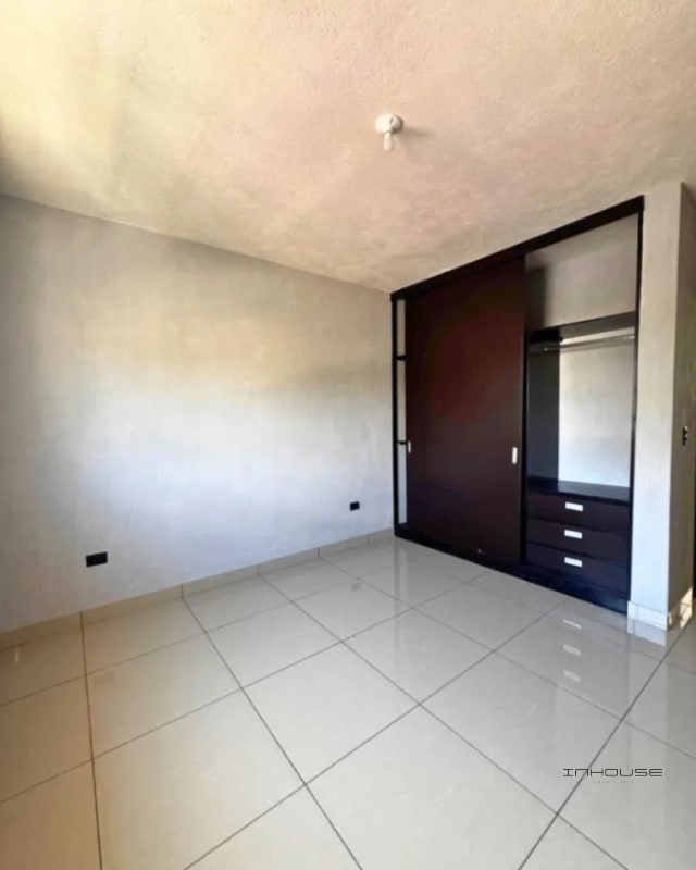 CASA EN VENTA EN SAN CRISTÓBAL PARA ESTRENAR SECTOR B5 - 3
