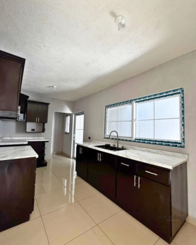 CASA EN VENTA EN SAN CRISTÓBAL PARA ESTRENAR SECTOR B5 - 9