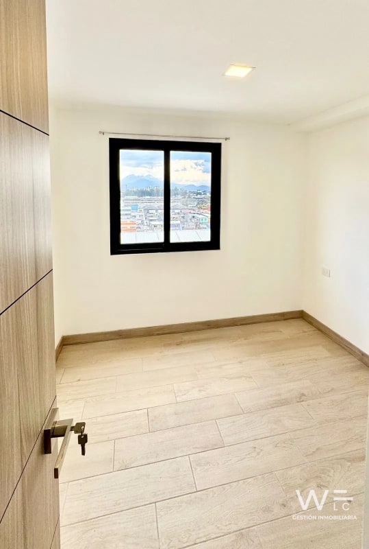 ALQUILO APARTAMENTO ZONA 12 - 7