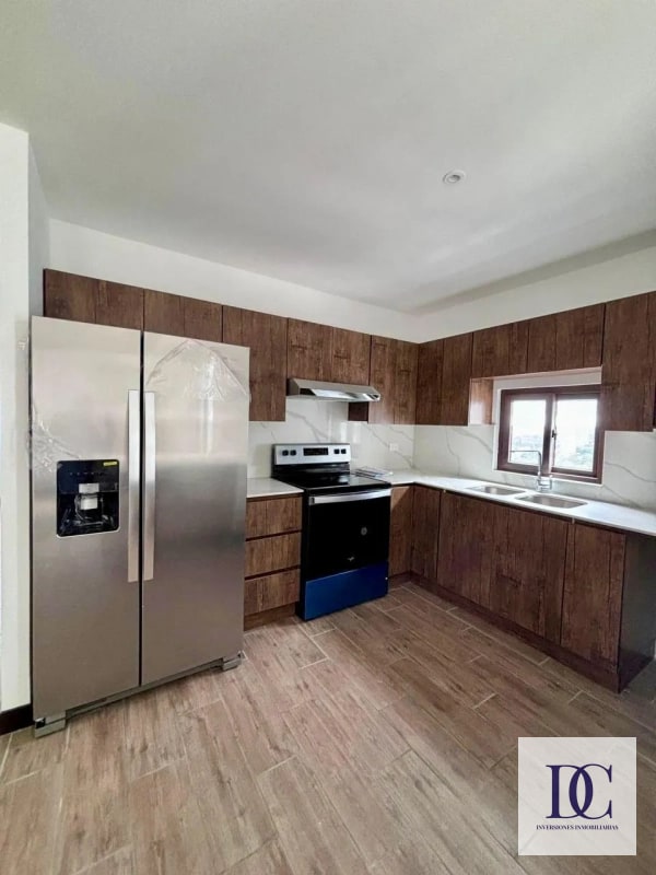 đ APARTAMENTO EN ALQUILER â MARQUĂS DE OAKLAND | ZONA 10, DIAGONAL 6 - 11
