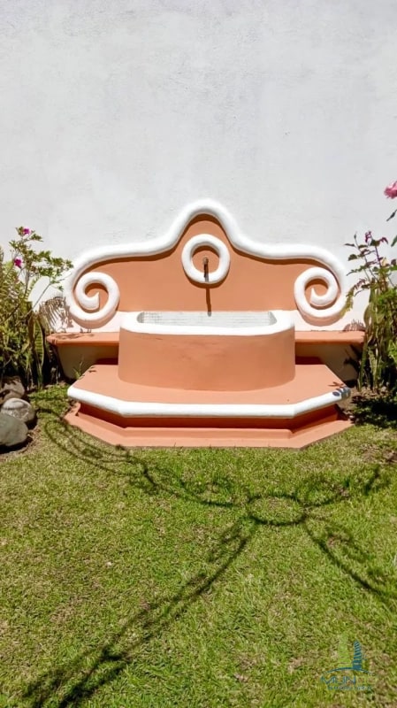 CASA EN VENTA ESTILO COLONIAL ZONA 10 - 5