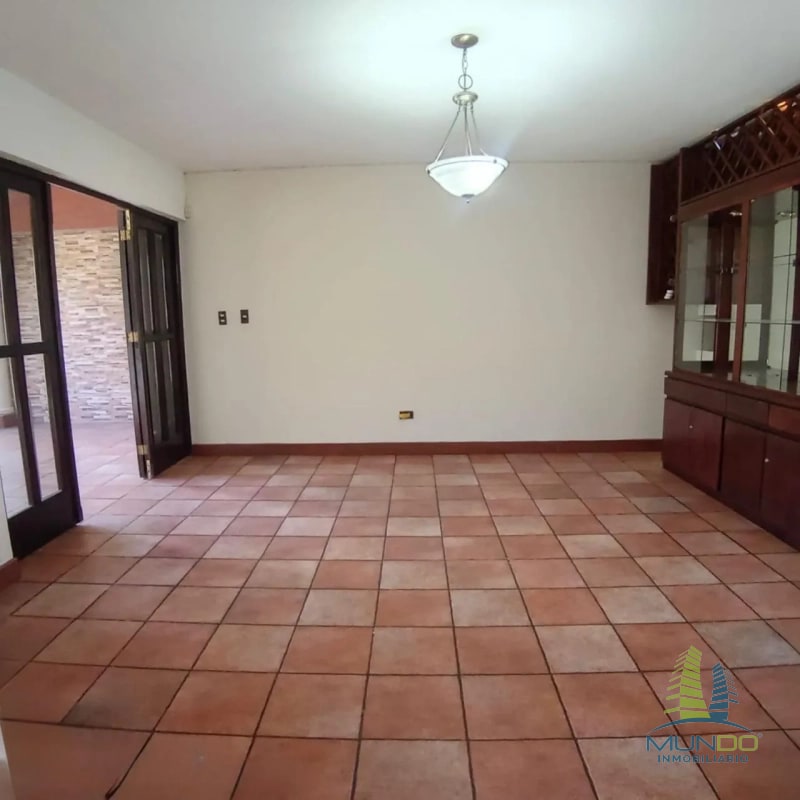 CASA EN VENTA ESTILO COLONIAL ZONA 10 - 3