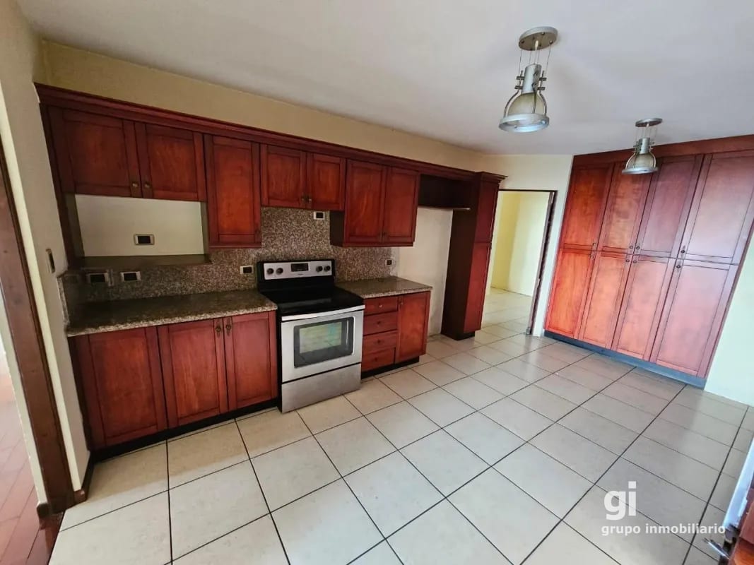 Hermosa casa en renta en lindo condominio z15 — Casa en Alquiler en Zona 15, Guatemala, Ciudad — foto 3 de 11