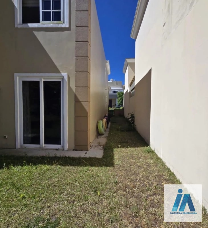 CASA EN ALQUILER📍 Condominio Villas de Entreverdes, Km. 19 Fraijanes - 2