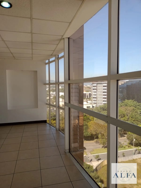 OFICINA RENTA 85 MTS ZONA 10 EDIFICIO DIAMOND - 8