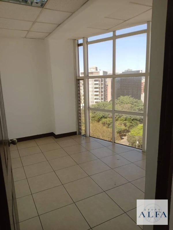 OFICINA RENTA 85 MTS ZONA 10 EDIFICIO DIAMOND - 7