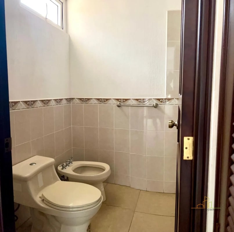 Ganga Casa en Venta en Villas de Santa Mónica Km 16.5 CAES Fraijanes – Amplia, con Jardín y Chimenea (Precio Rebajado) - 2