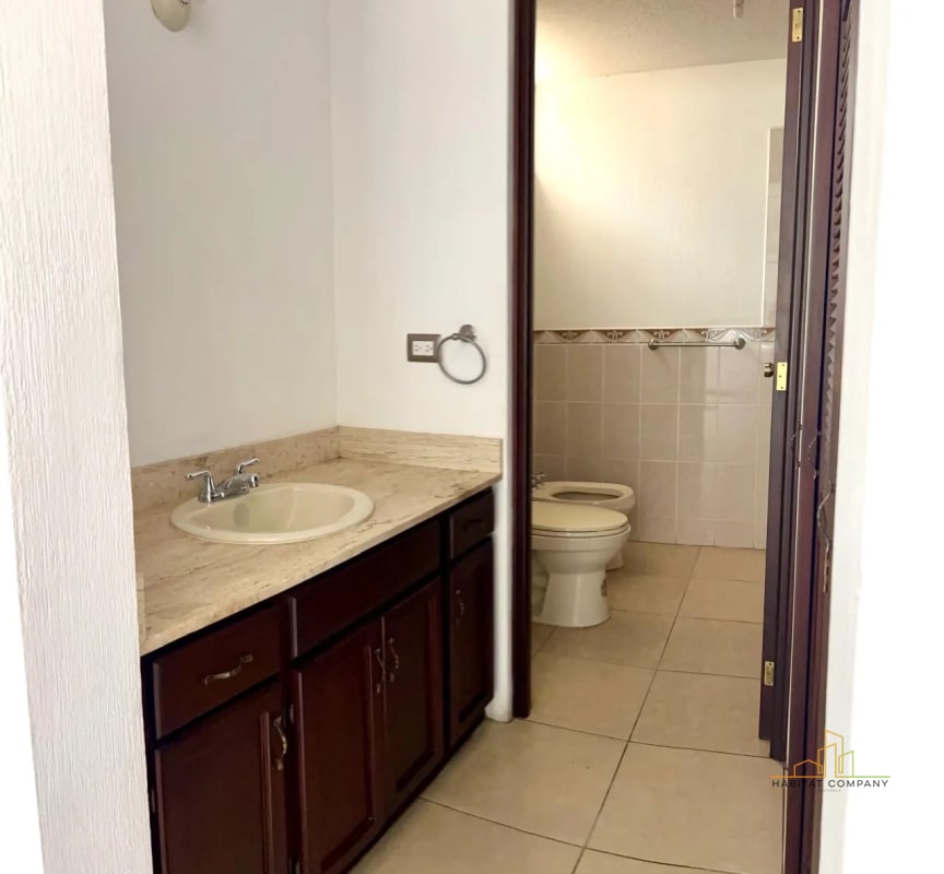 Casa en Renta en Villas de Santa Mónica Km 16.5 CAES Fraijanes – 3 Habitaciones, Jardín y Chimenea (Garita y Seguridad) - 5