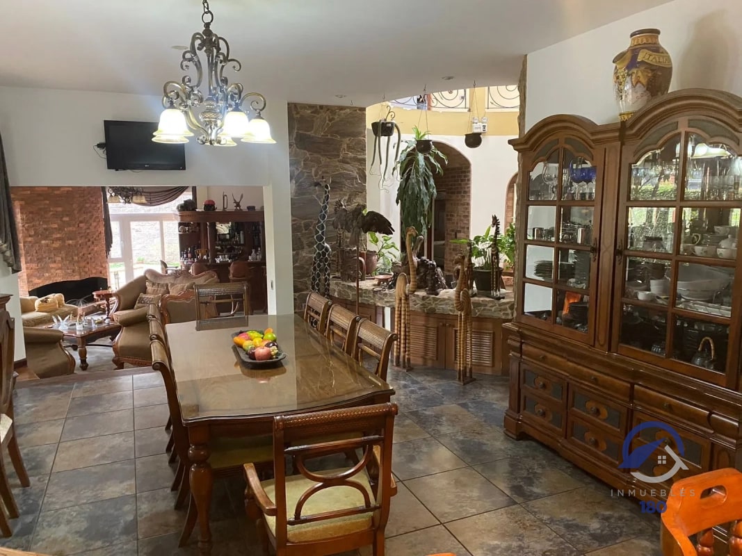 Casa Comercial en renta en Jacarandas de Cayalá, fuera de garita, zona 16 - 10