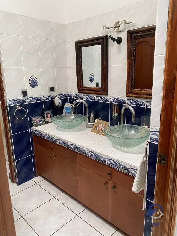 Casa Comercial en renta en Jacarandas de Cayalá, fuera de garita, zona 16 - 2