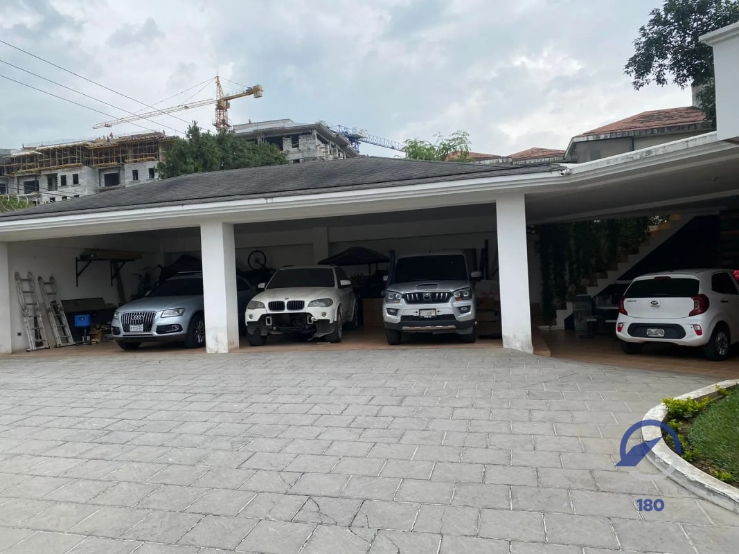 Casa Comercial en renta en Jacarandas de Cayalá, fuera de garita, zona 16 - 1