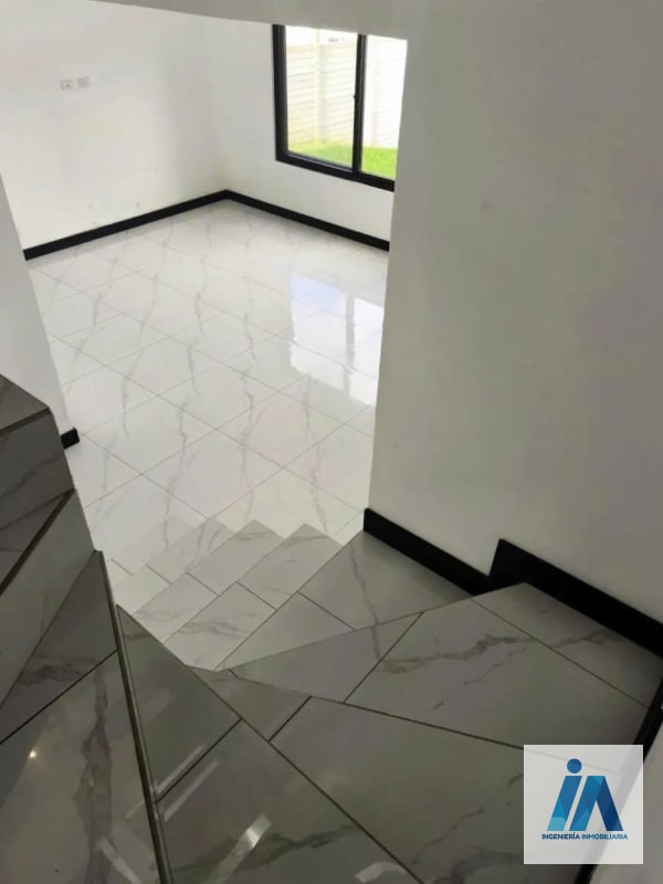 CASA EN VENTA📍 Residencial Lo de Valdez, Km. 20.5 CAES - 9