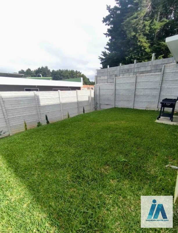 CASA EN VENTA📍 Residencial Lo de Valdez, Km. 20.5 CAES - 8