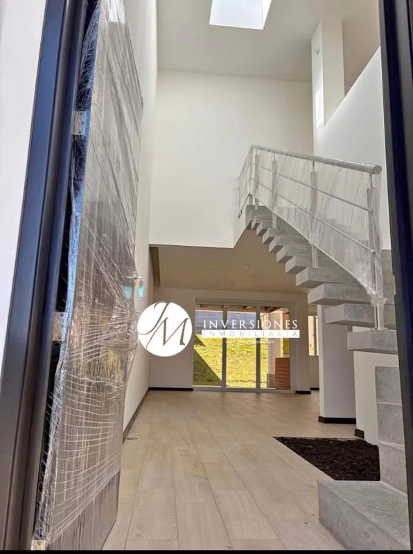Linda Casa en Venta en Fraijanes - Miniatura 6
