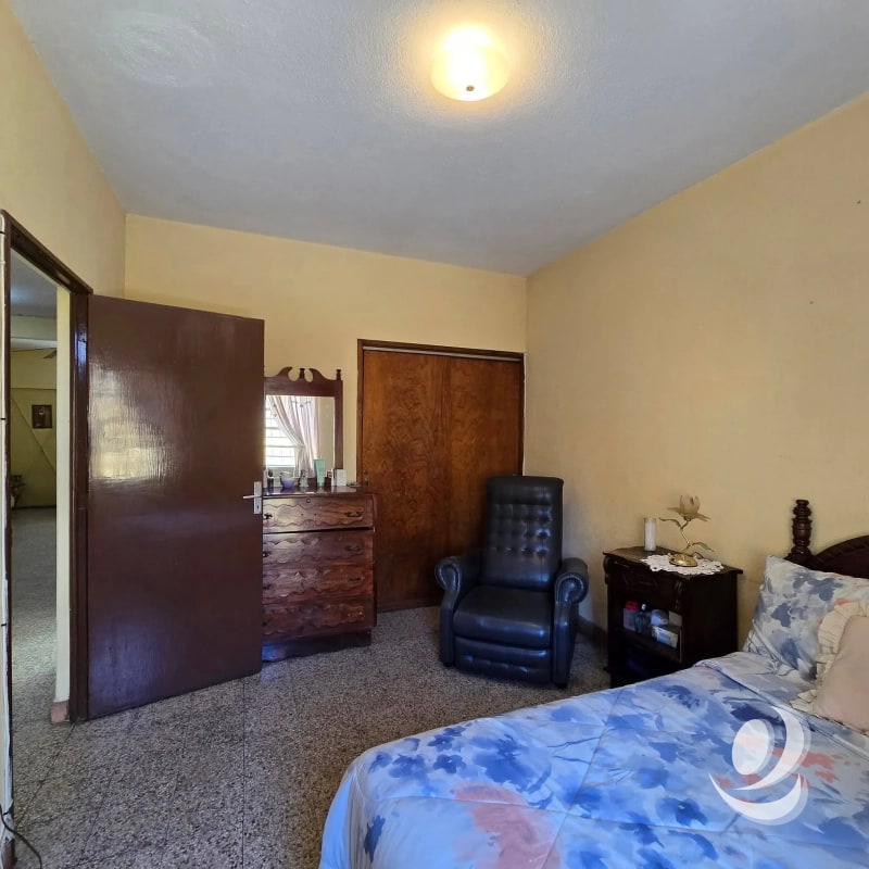 CASA ZONA 5, Excelente UBICACION - 8