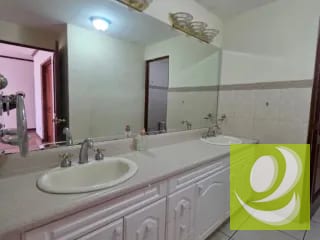 Apartamento en Venta en Castellar zona 10 cdad — Apartamento en Venta en Zona 10, Guatemala, Ciudad — miniatura 5 de 13