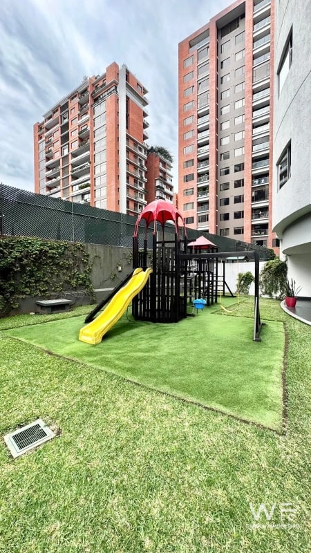 ALQUILO APARTAMENTO ZONA 14 - 5