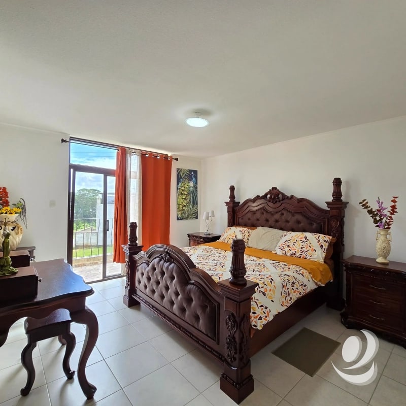 Preciosa Casa en QUINTA DE LOS ENCINOS - 8