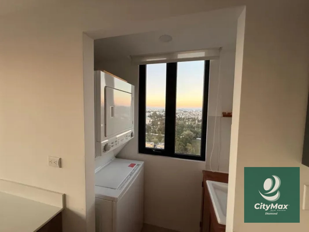 Apartamento en Renta en Zona 10 Ciudad de Guatemala - 2