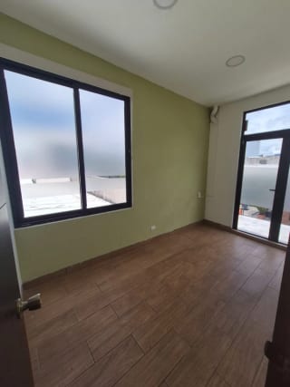 Local Comercial en Renta - Zona 13 — Local en Alquiler en Zona 13, Guatemala, Ciudad — miniatura 4 de 8