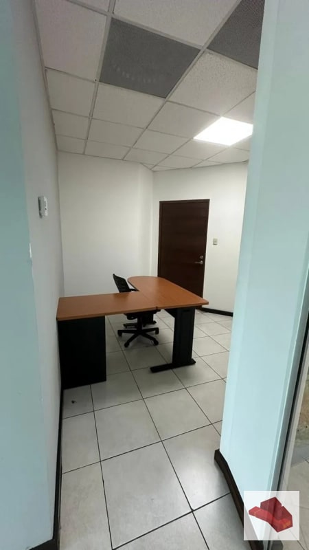OFICINA EN ALQUILER ZONA PRADERA, ZONA 10 - 11
