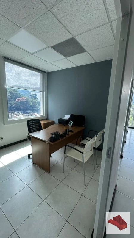 OFICINA EN ALQUILER ZONA PRADERA, ZONA 10 - 5