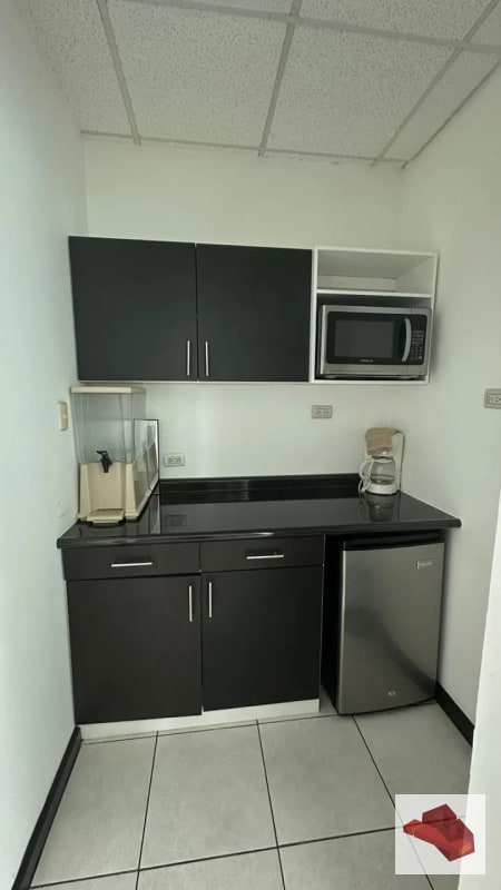 OFICINA EN ALQUILER ZONA PRADERA, ZONA 10 - 4