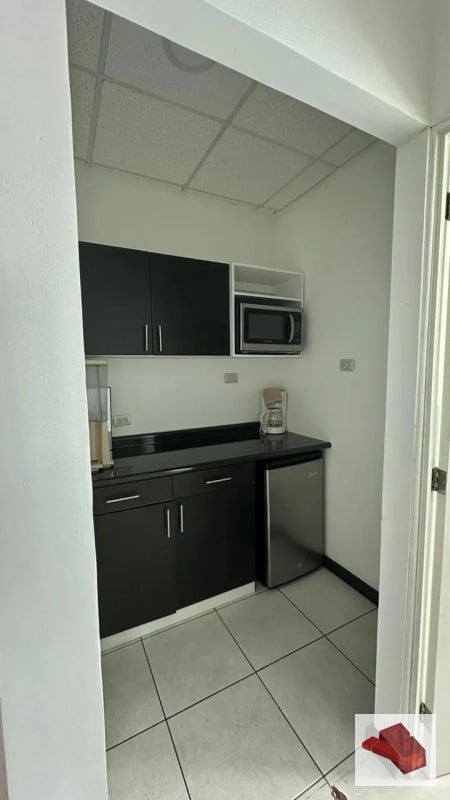 OFICINA EN ALQUILER ZONA PRADERA, ZONA 10 - 3
