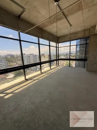 NIVEL COMPLETO TABICADO EN RENTA PARA HOSPITAL U OFICINAS ZONA 10 — Clínica en Alquiler en Zona 10, Guatemala, Ciudad — miniatura 1 de 15