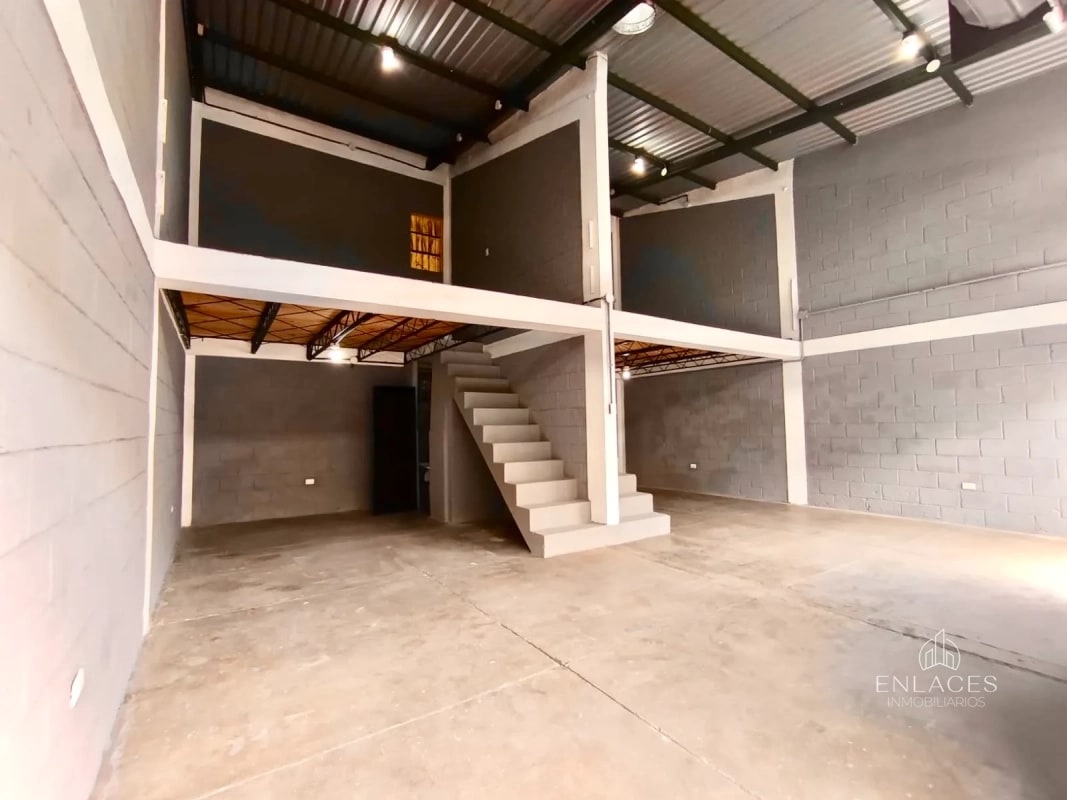 Zona 12 • Bodega en Renta • Colonia La Reformita • 100 M² - 13