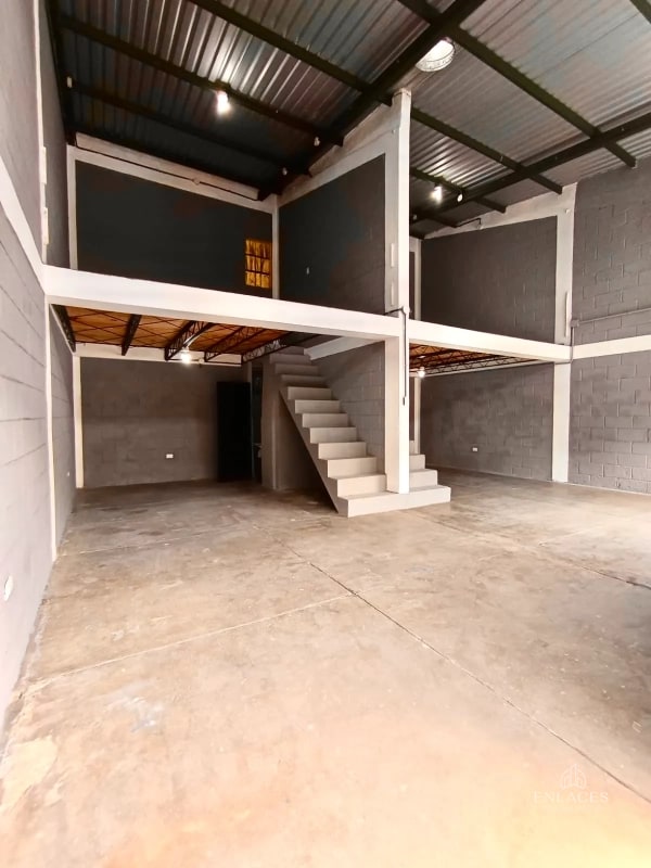 Zona 12 • Bodega en Renta • Colonia La Reformita • 100 M² - 10