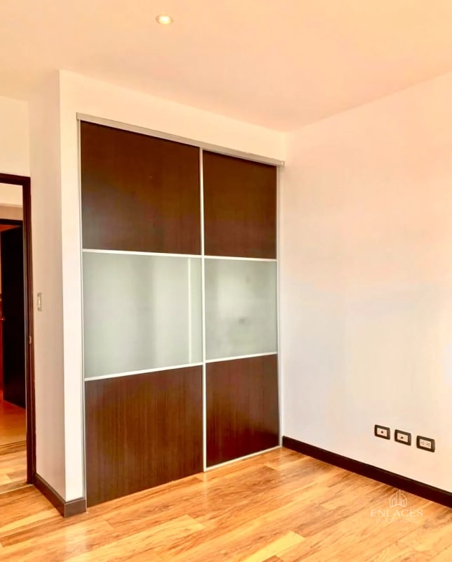 Zona 15 VH2 • Apartamento en Venta • Edificio Torre Verde - 2