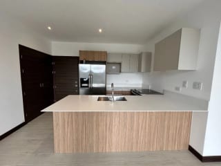 Apartamento en renta, Edificio Spazio, Zona 15 — Apartamento en Alquiler en Spazio, Zona 15, Guatemala, Ciudad — miniatura 1 de 17