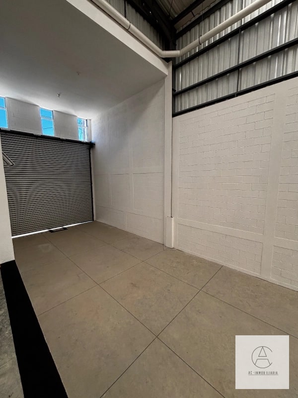 Bodega en renta para estrenar, CAES - 9