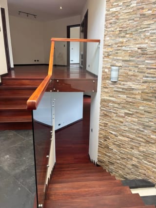 Casa en Alquiler zona 10/D — Casa en Alquiler en Zona 10, Guatemala, Ciudad — miniatura 3 de 11
