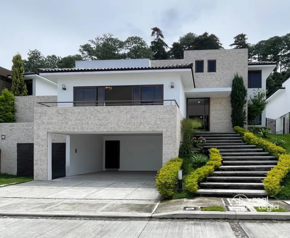 CASA EN LOMAS DE SAN ISIDRO ZONA 16 - 9