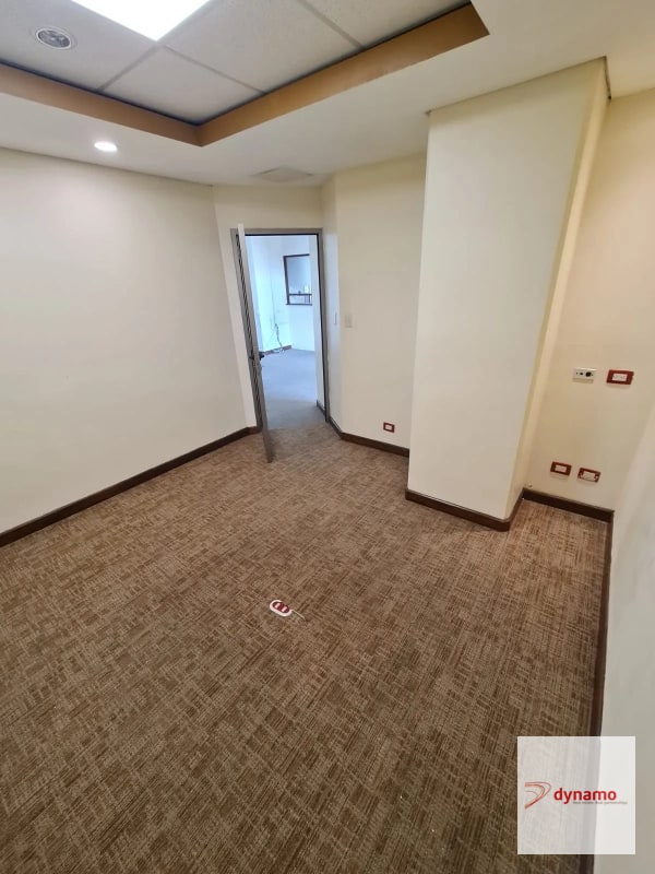Rento oficina en edificio Corporativo en Zona 4 de Mixco - 3
