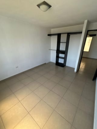 CASA EN ALQUILER, CONDOMINIO ALAMEDAS DE SANTO DOMINGO, KM. 30.5 CAES — Casa en Alquiler en Alamedas de Santo Domingo, Carretera a El Salvador, Guatemala, Ciudad — miniatura 7 de 17