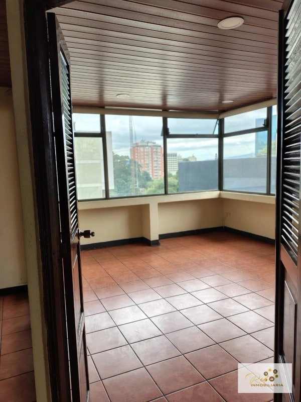 RENTA DE OFICINA, EN EDIFICIO REFORMA MONTUFAR ZONA 10. - 5