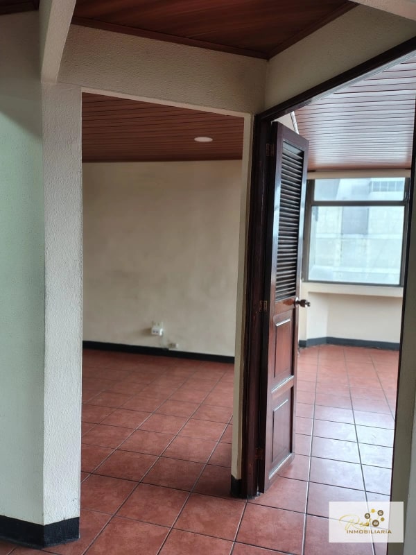 RENTA DE OFICINA, EN EDIFICIO REFORMA MONTUFAR ZONA 10. - 2
