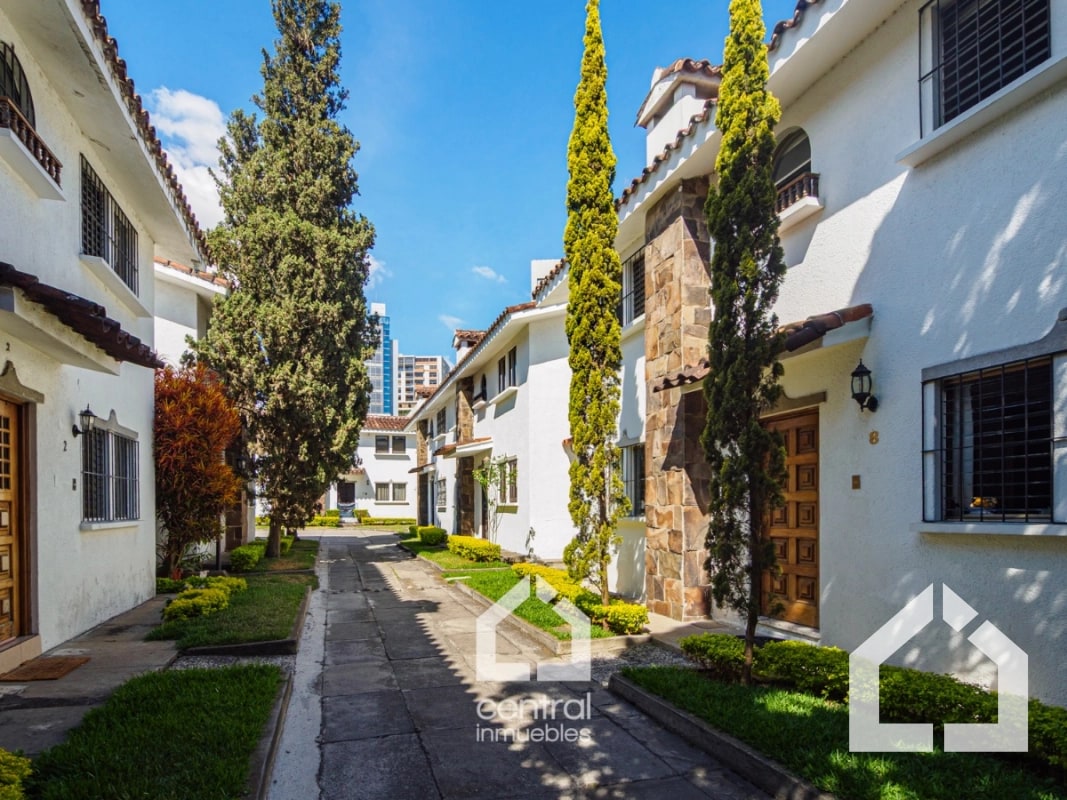 Casa en renta en condominio El Pilar, 20 calle zona 10 - 15